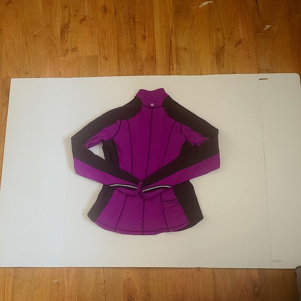 Lululemon Women's Purple & Black Zip Up sweater -Size 12